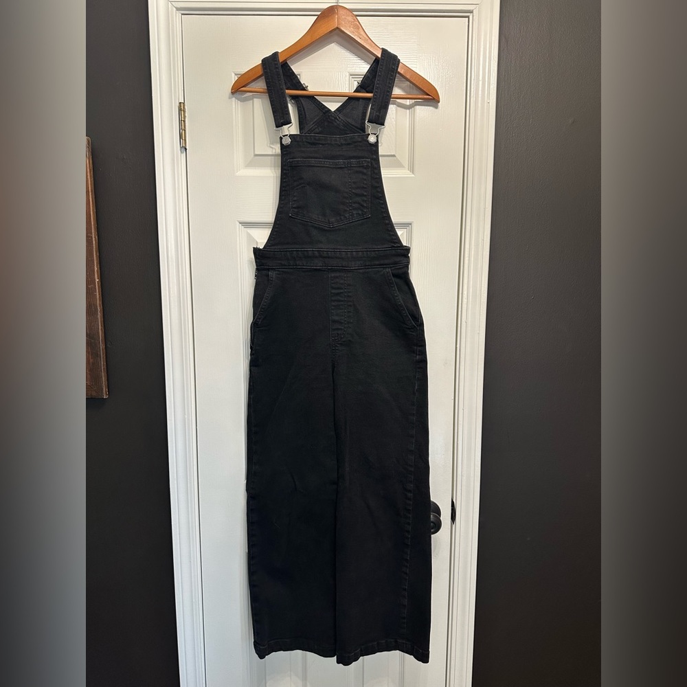 Levi’s women’s wide leg overalls